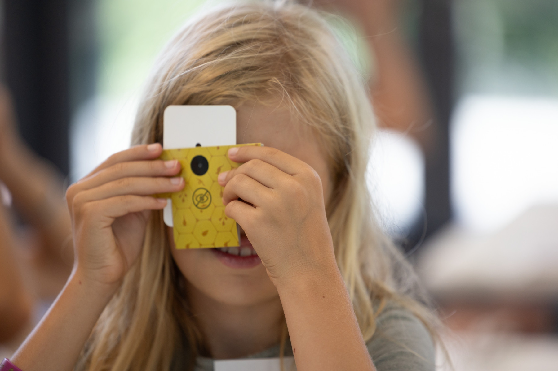 FALTE DEIN EIGNES PAPIER-MIKROSKOP IN KOOPERATION MIT EMBL | 7 - 12 JAHREN