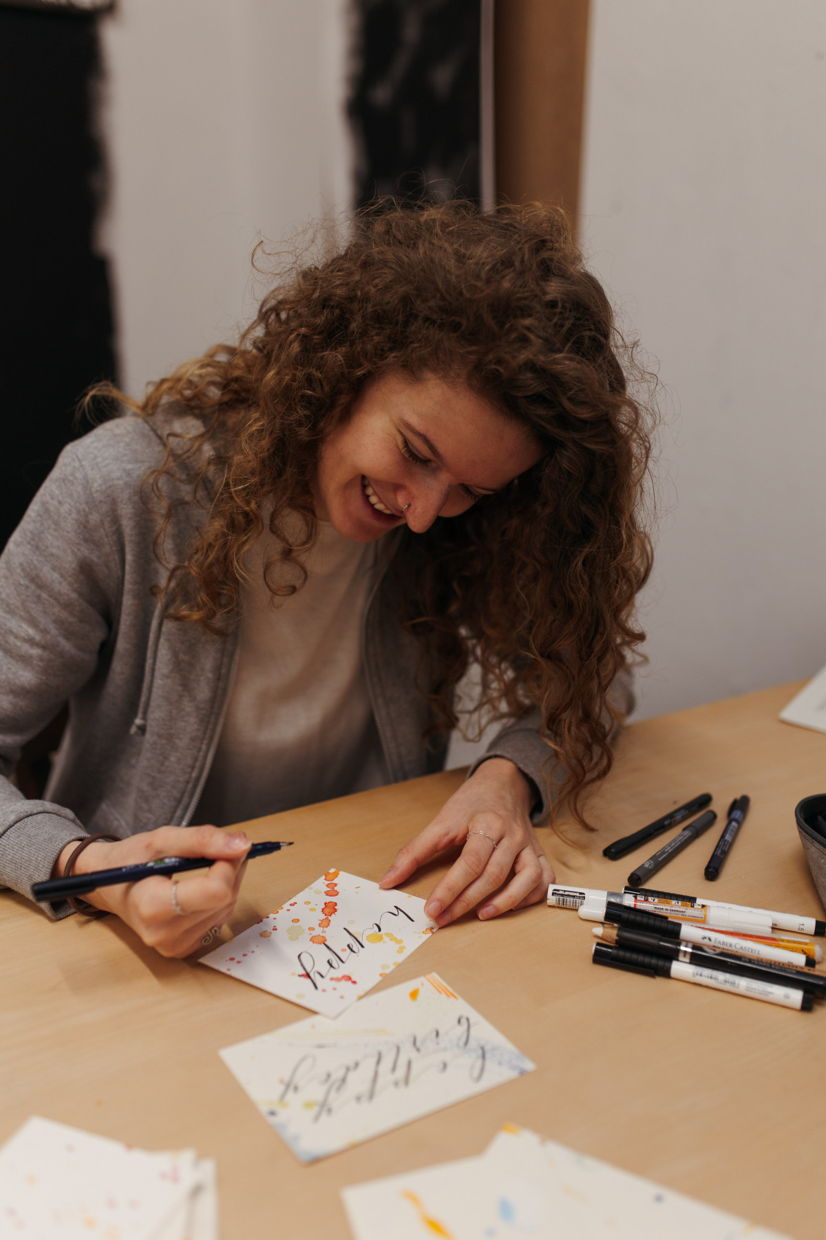 HANDLETTERING – OSTERKARTEN SELBST GESTALTEN FÜR JUGENDLICHE | AB 9 JAHREN