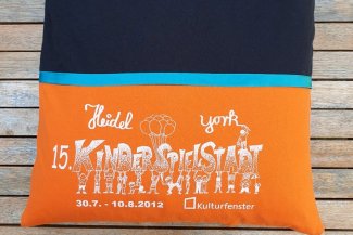 Jugend-Workshop Kuschelkissen aus Lieblingsshirts im Kulturfenster Heidelberg